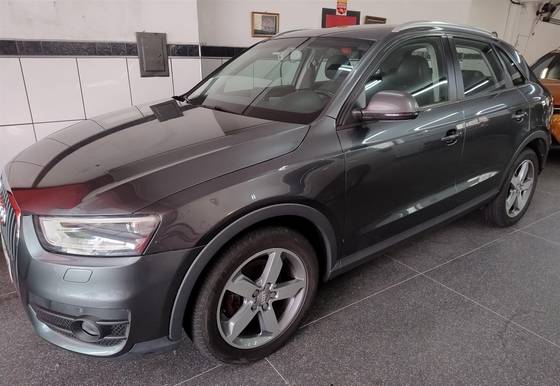 AUDI Q3 2.0 TFSI AMBIENTE QUATTRO 4P GASOLINA S TRONIC